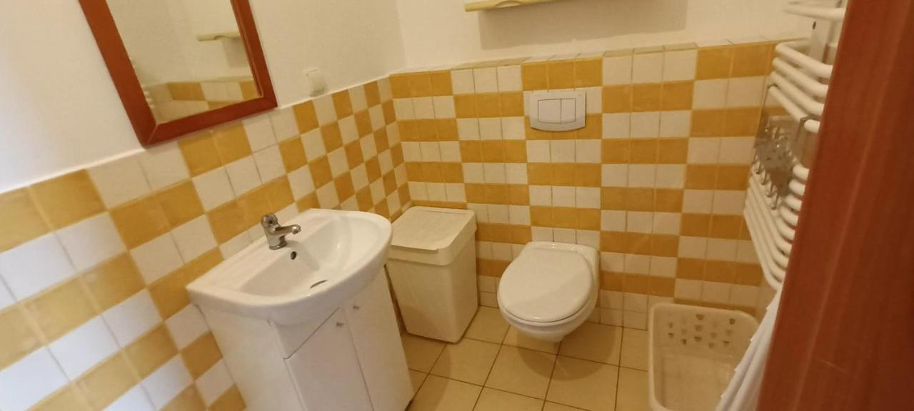 Alte Schule Am See Бискупиец Екстериор снимка